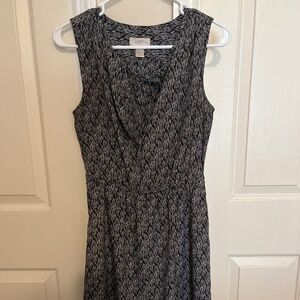 Loft Small petite navy and white dress. V-neck with tie at top, stretchy waist.